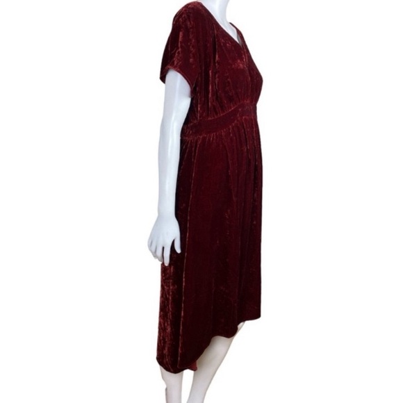 Cabi 3696 Grace Tribute Crushed Velvet Dress
Short Sleeves High Low Hem Sz Large - Picture 9 of 16